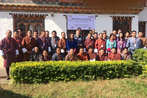 The participants with Chief Guest and Josh in the centre.