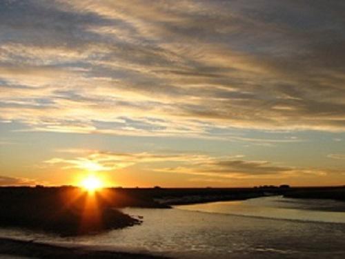 Landscape of Río Negro Estuary, Patagonia Argentina home of Franciscana and Bottlenose dolphins. © Fundación Cethus.