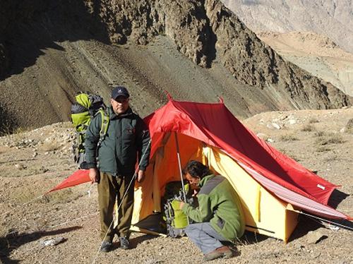 Demonstration of the field kits in the field.