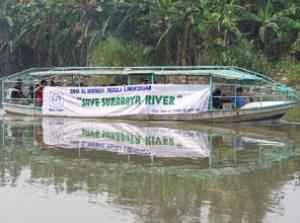 The boat that we used to sailing Surabaya river, The Last River.