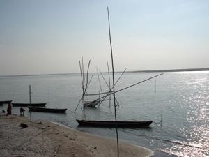 Fishing in the southern section of the Koshi Barrage.
