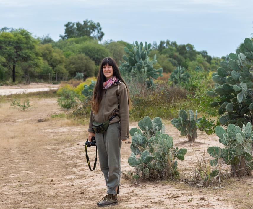 Isis Ibañez taking pictures of the Chaco environment. ©Javier Gutierrez.