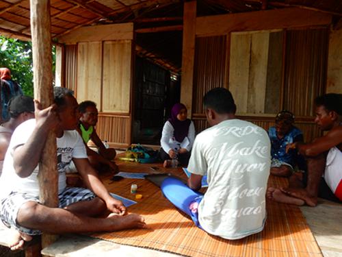 Group discussion with the tour guides in Harapan Jaya village.