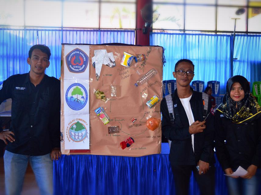 Talkshow and campaign in University.