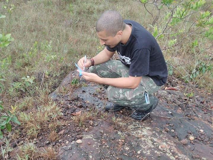 Collecting samples in Serra de São José.