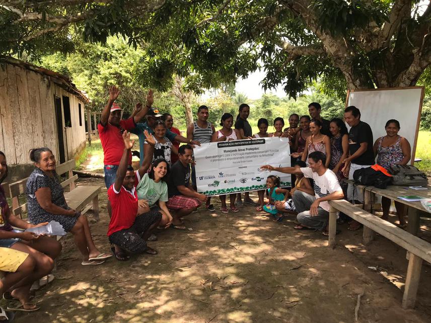 Extractive Reserve Verde para Sempre, workshop about community forest management.