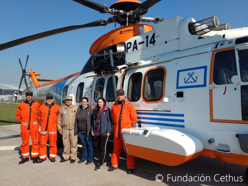 Pilots, co-pilot and authority of Argentine Coast Guard and project team.