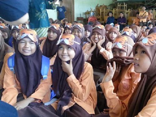 Junior high school students gave a greeting for tigers.