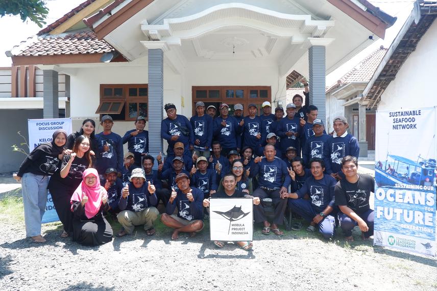 Building trust through deep conversations with the fisheries industry for a sustainable future. © Mobula Project Indonesia.