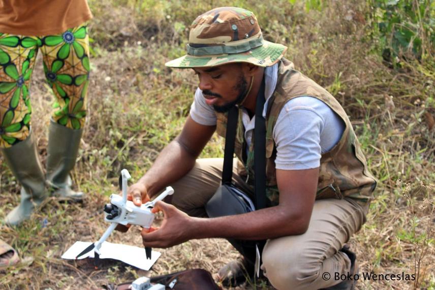 Installation of camera traps in the Lokoli Swamp Forest. © Boko Wenceslas