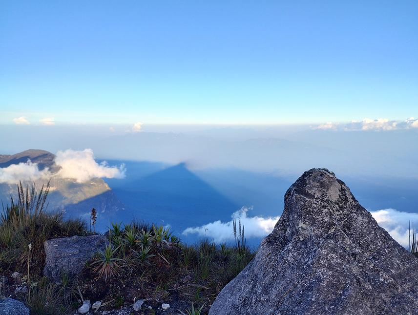 Pico da Neblina summit. © Adriane Maciel.