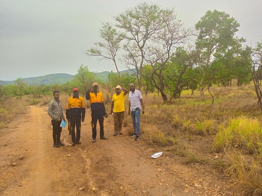 Research team with local scouts during preliminary fieldwork in Agnuak Zone, discussing land use and vulture movement corridors. © Eskinder Belay Tefera